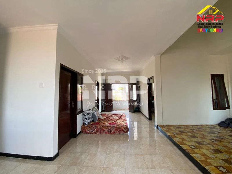 Dijual Rumah Second 2 Lantai di Karangrejo - Alun Alun Banyuwangi - 3