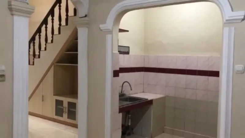 Dijual Rumah siap huni 2 Lantai 4KT 2KM Strategis - 4