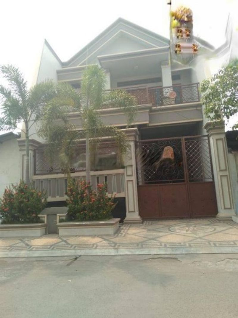 Rumah Dijual di Bubutan, Kota Surabaya — 4 KT, 2 KM