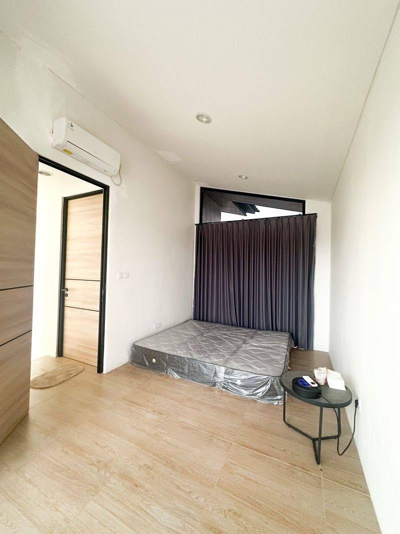 Disewakan Rumah Semi Furnished Cendana Icon Estate Panunggangan Barat Lokasi Strategis - 4