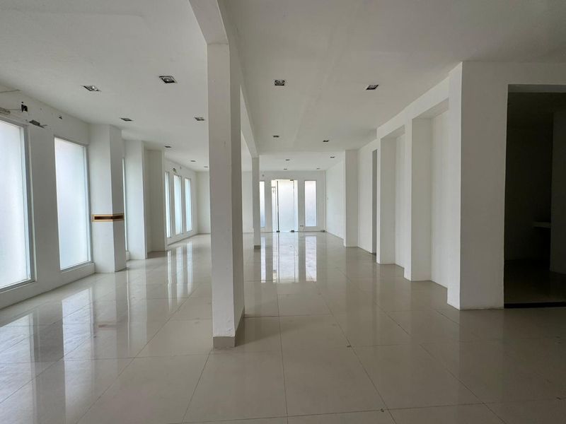 Disewakan gedung baru Bintaro, DKI - 2