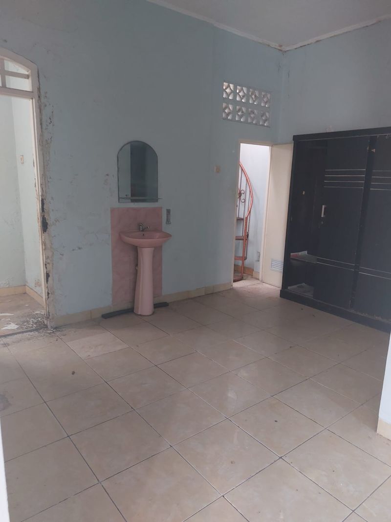 Dijual Rumah secondary strategis  - 2