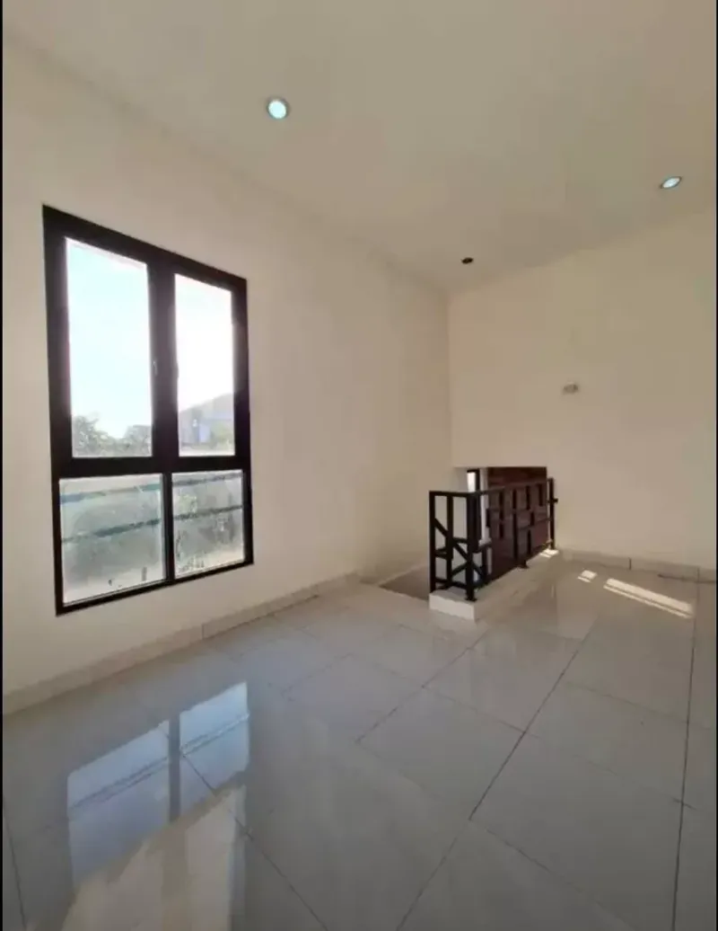 RUMAH MEWAH POSISI HOOK JUAL MURAH DI GANDARIA SELANGKAH KE MRT CIPETE - 2