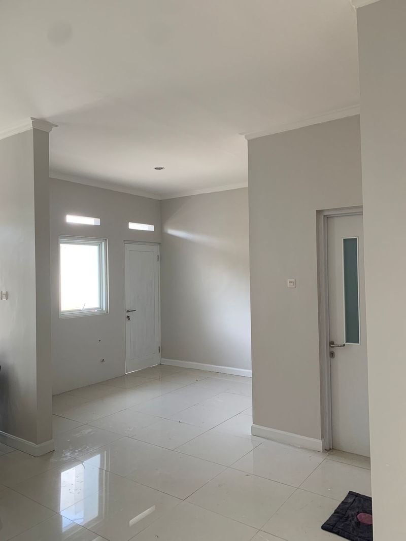  Di Jual Rumah Nyaman dengan Lokasi Strategis di Jl. Asri Tangerang - 2