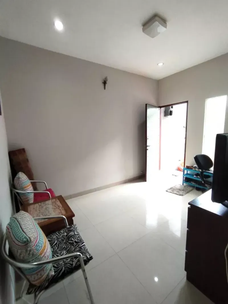 TEBET BARAT RUMAH 2 LT TERAWAT LUAS 95 JUAL CEPAT 2,35 M NEGO 0083 - 2