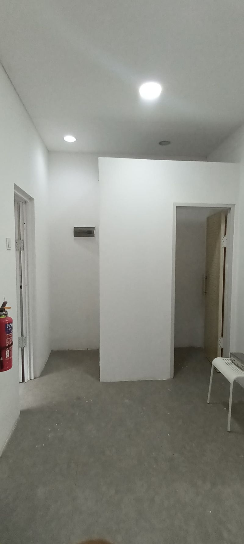 Disewakan Ruko Tiga Lantai Cendana Hive Parc Lippo Village Barar - 5