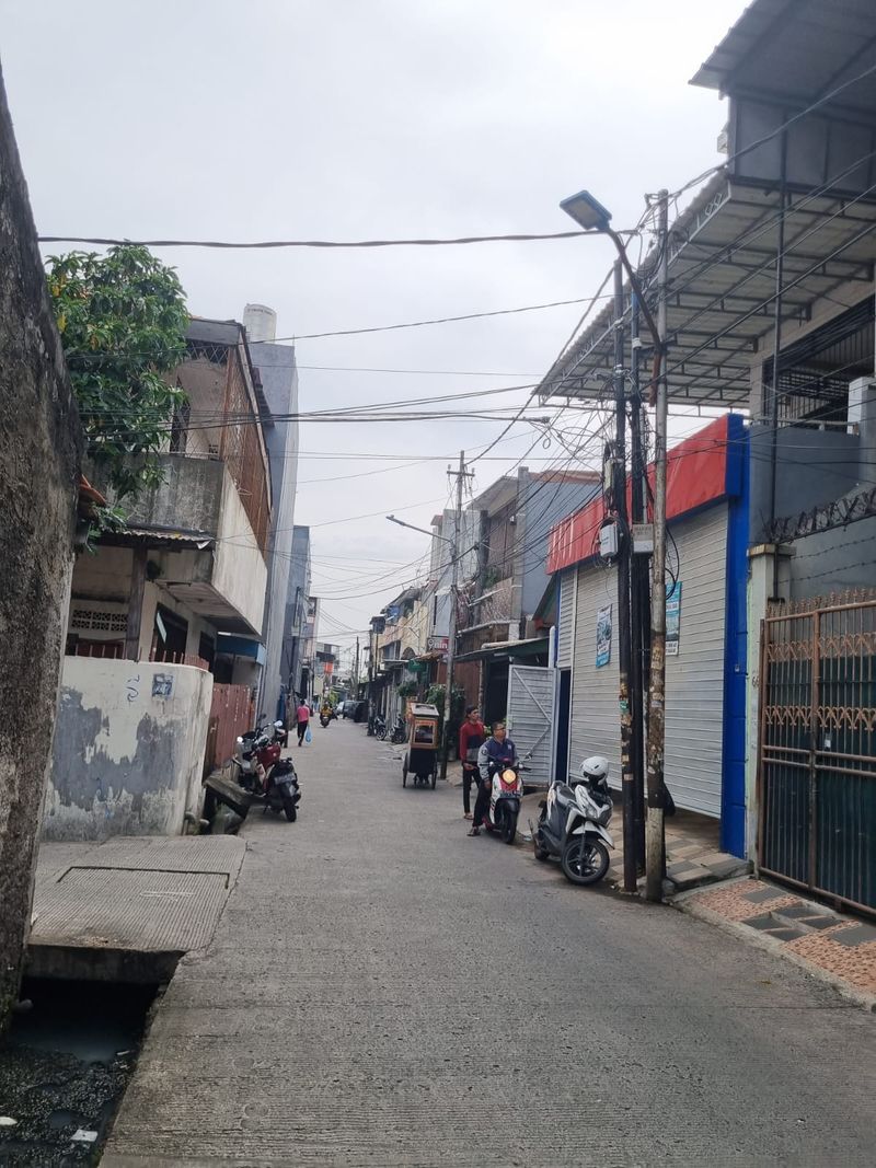 Dijual rumah 2,5 lantai di jelambar, siap huni - 3