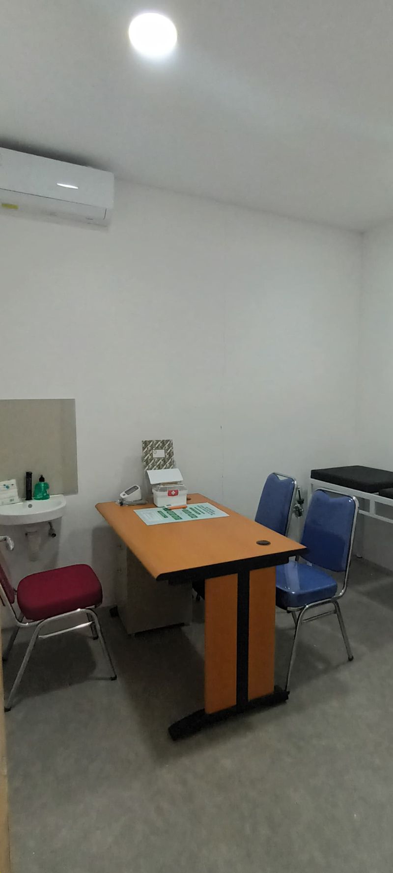 Disewakan Ruko Tiga Lantai Cendana Hive Parc Lippo Village Barar - 4