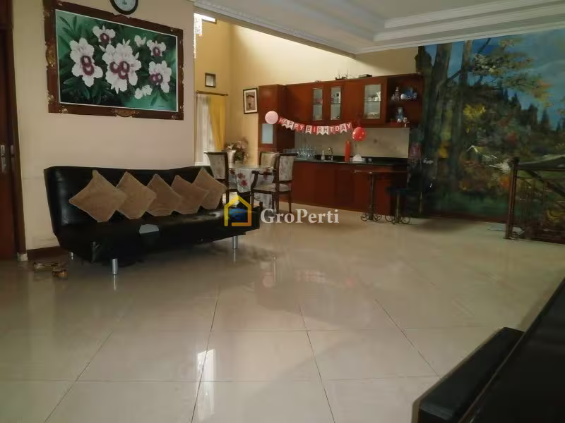 Rumah Dijual di Ciputat Timur, Kota Tangerang Selatan — 9 KT, 5 KM