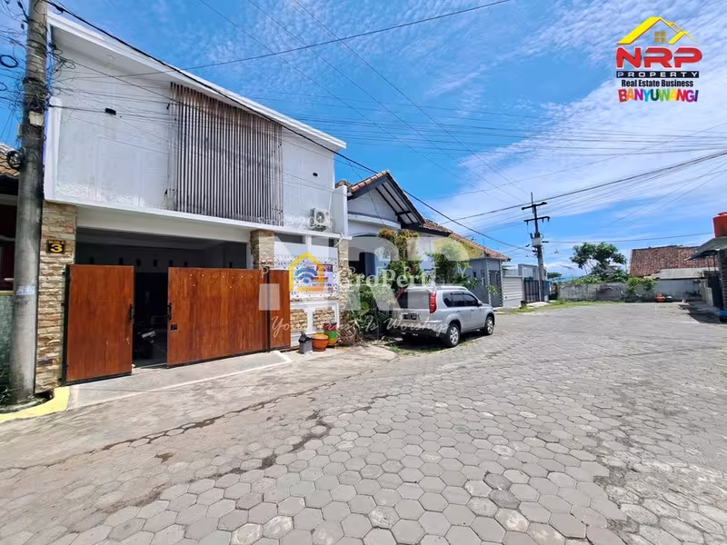 Dijual Rumah Cantik Terawat, 2 Lantai, Siap Huni, Jual Cepat BU - 3