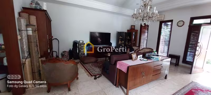 Rumah Dijual di Ciputat Timur, Kota Tangerang Selatan — 2 KT, 1 KM