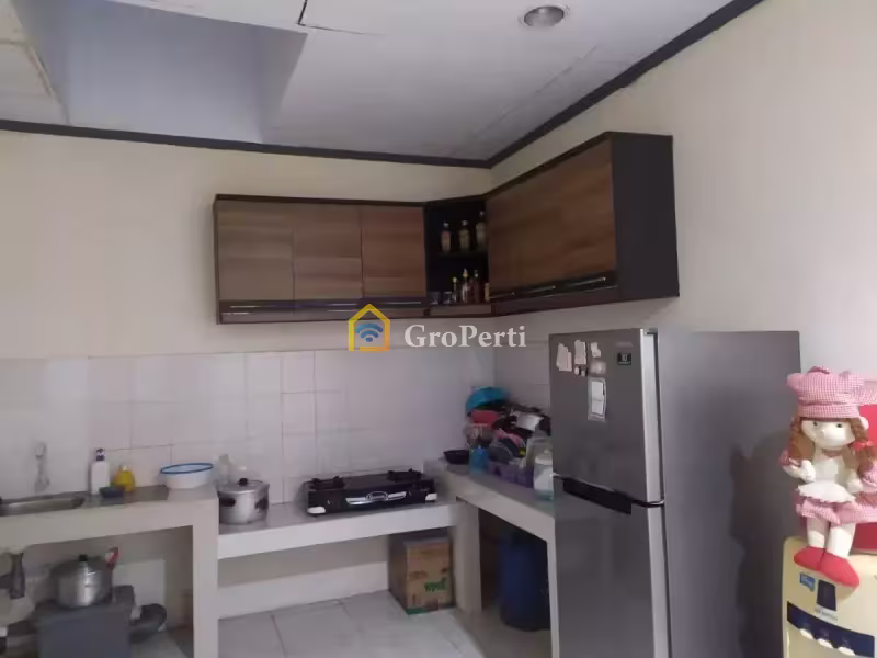 Rumah Tinggal Lingkungan Padat Dekat Pasar dan Sekolah - 3