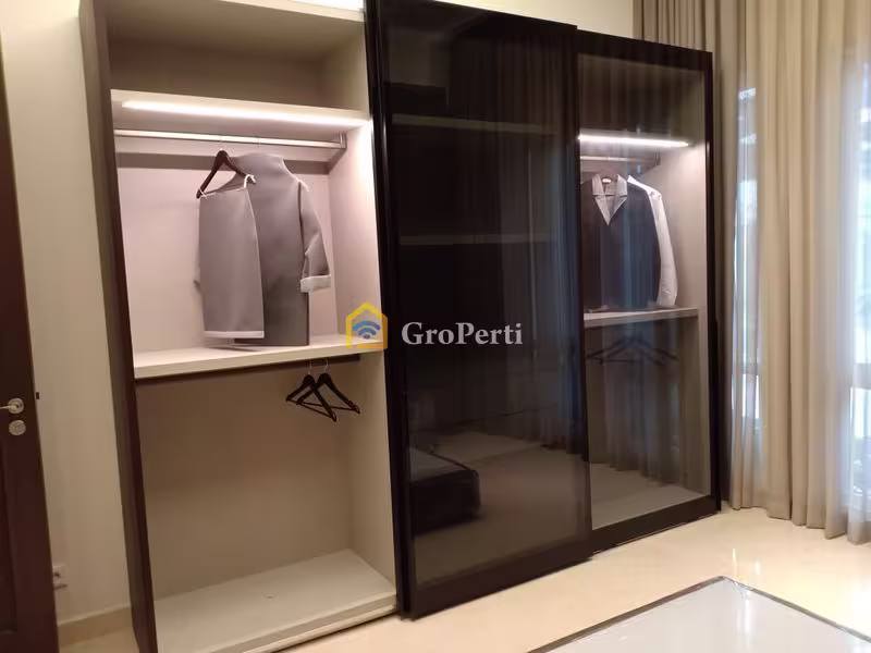 Rumah Dijual di Kebayoran Lama, Kota Jakarta Selatan — 4 KT, 5 KM