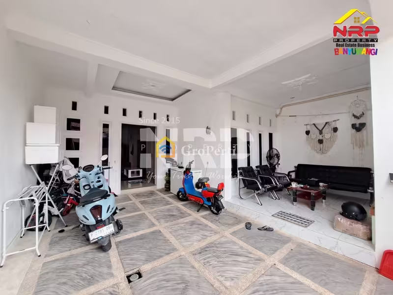 Dijual Rumah Cantik Terawat, 2 Lantai, Siap Huni, Jual Cepat BU - 4