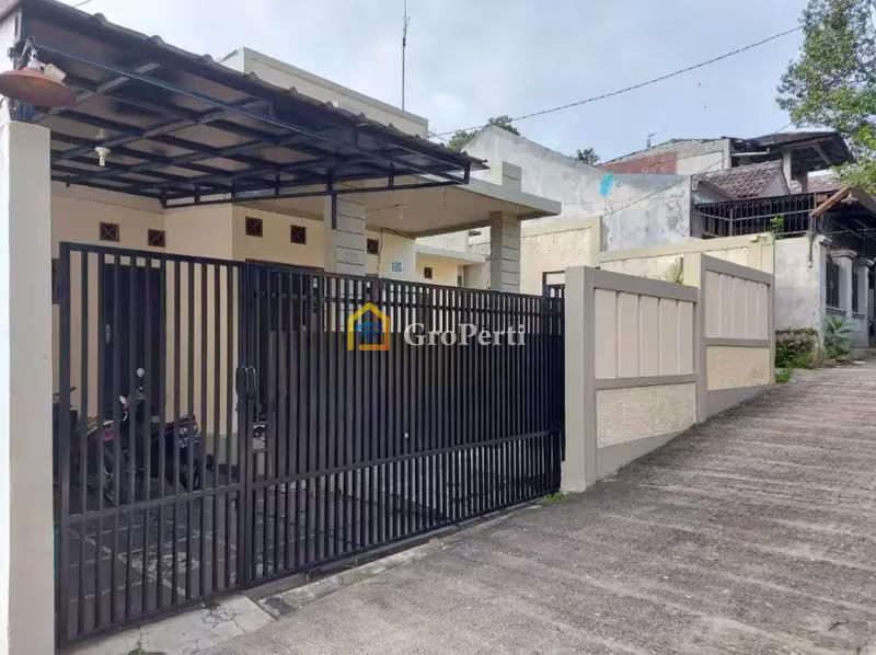 Rumah Dijual di Jatisampurna, Kota Bekasi — 2 KT, 2 KM