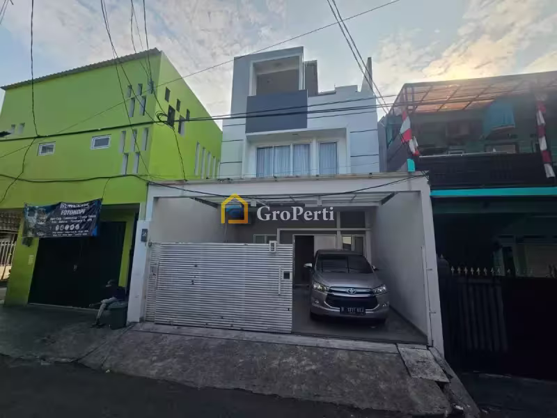 Rumah Dijual di Mampang Prapatan, Kota Jakarta Selatan — 5 KT, 0 KM
