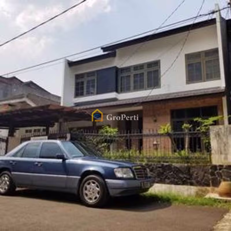 Rumah Dijual di Ciputat Timur, Kota Tangerang Selatan — 3 KT, 3 KM